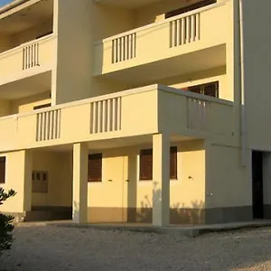 Presecki Apartmán Pag Town